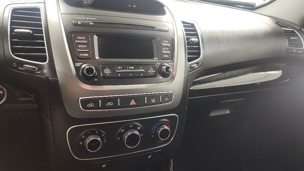 Kia Sorento 2015 - Image 13