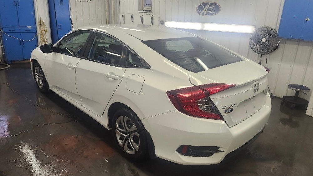 Honda Civic 2018 - Image 5