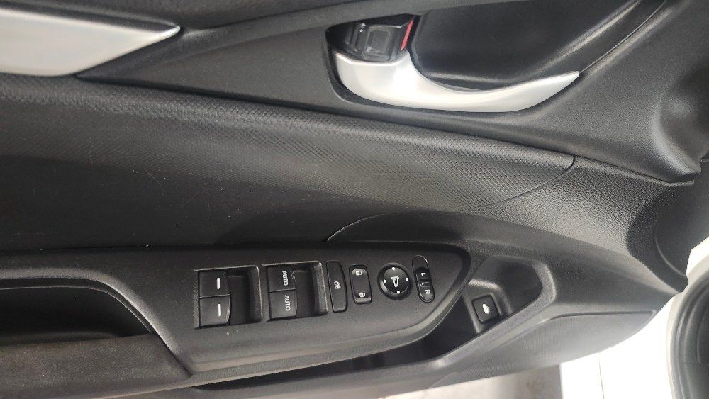Honda Civic 2018 - Image 10