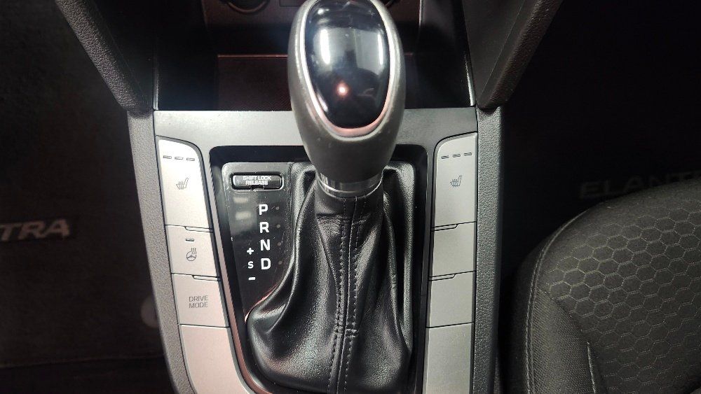 Hyundai Elantra 2020 - Image 17