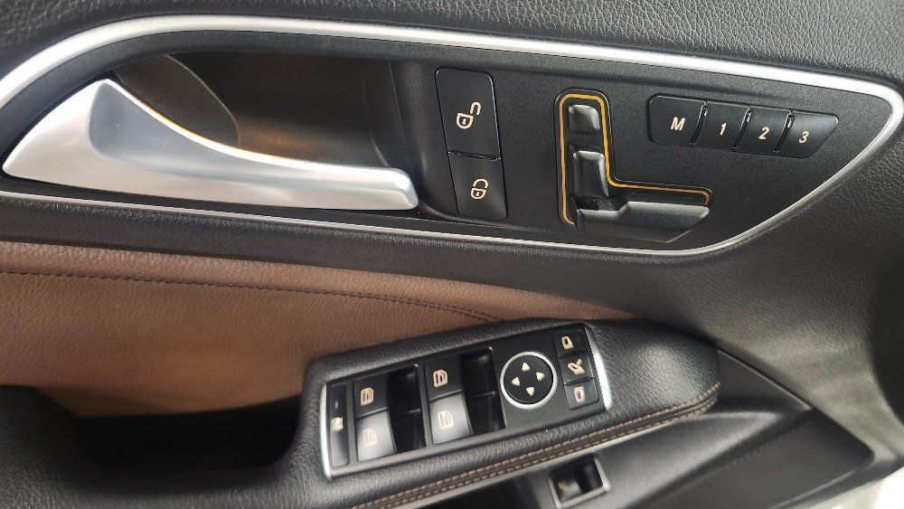 Mercedes-Benz GLA 250 2016 - Image 9