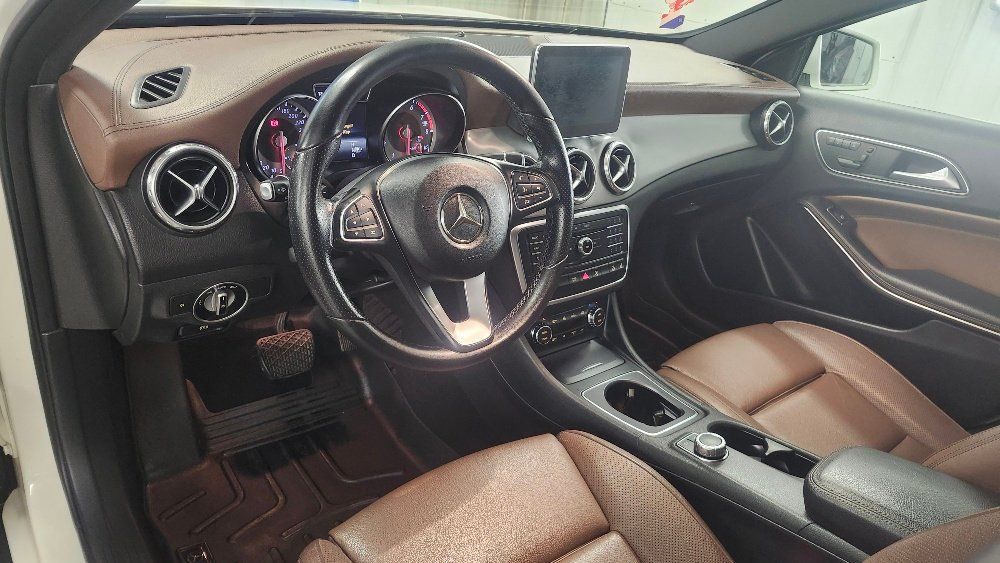Mercedes-Benz GLA 250 2016 - Image 11