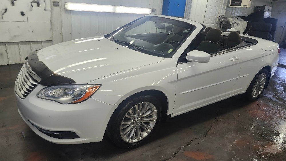 Chrysler 200 2011 - Image 1