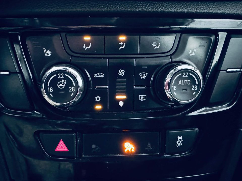 Buick Encore 2017 - Image 22