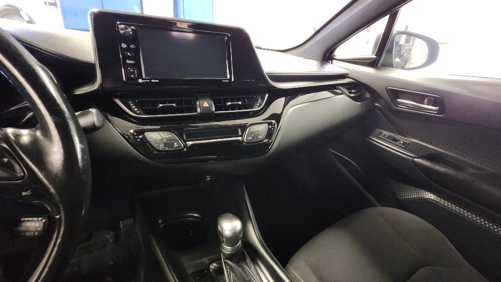 Toyota C-HR 2018 - Image 17