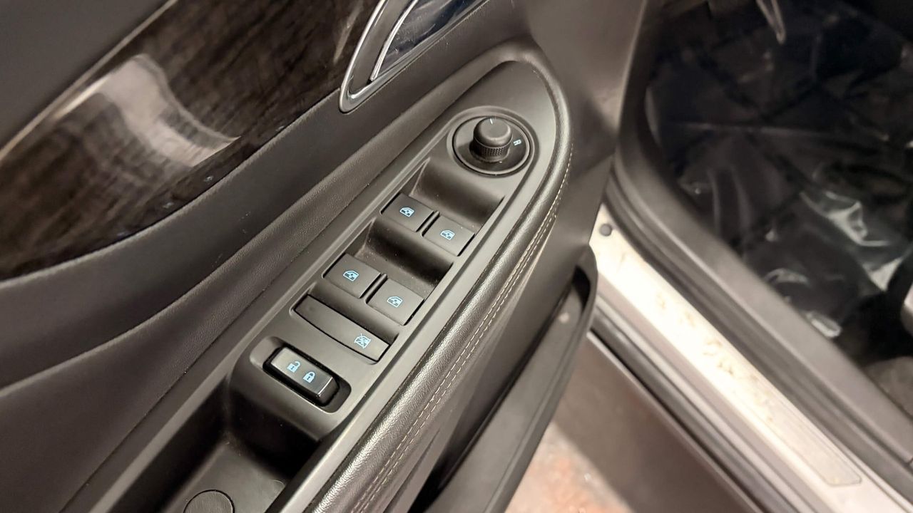 Buick Encore 2015 - Image 11