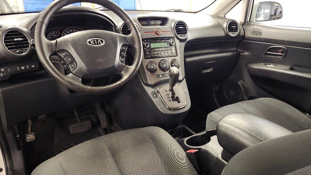 Kia Rondo 2012 - Image 8