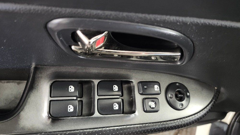 Kia Rondo 2012 - Image 9