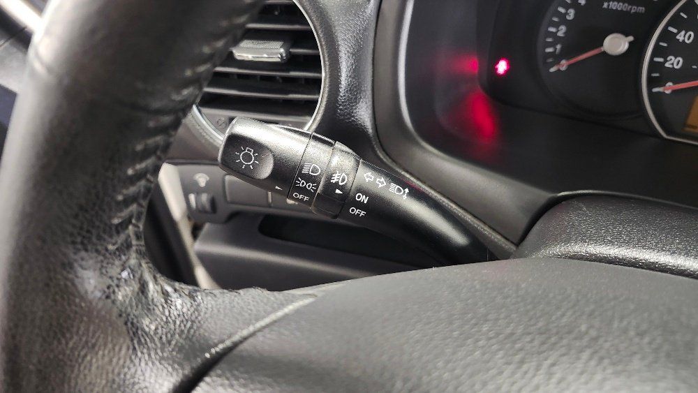 Kia Rondo 2012 - Image 10