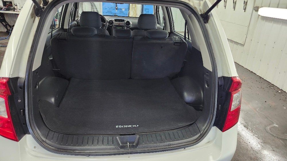 Kia Rondo 2012 - Image 14